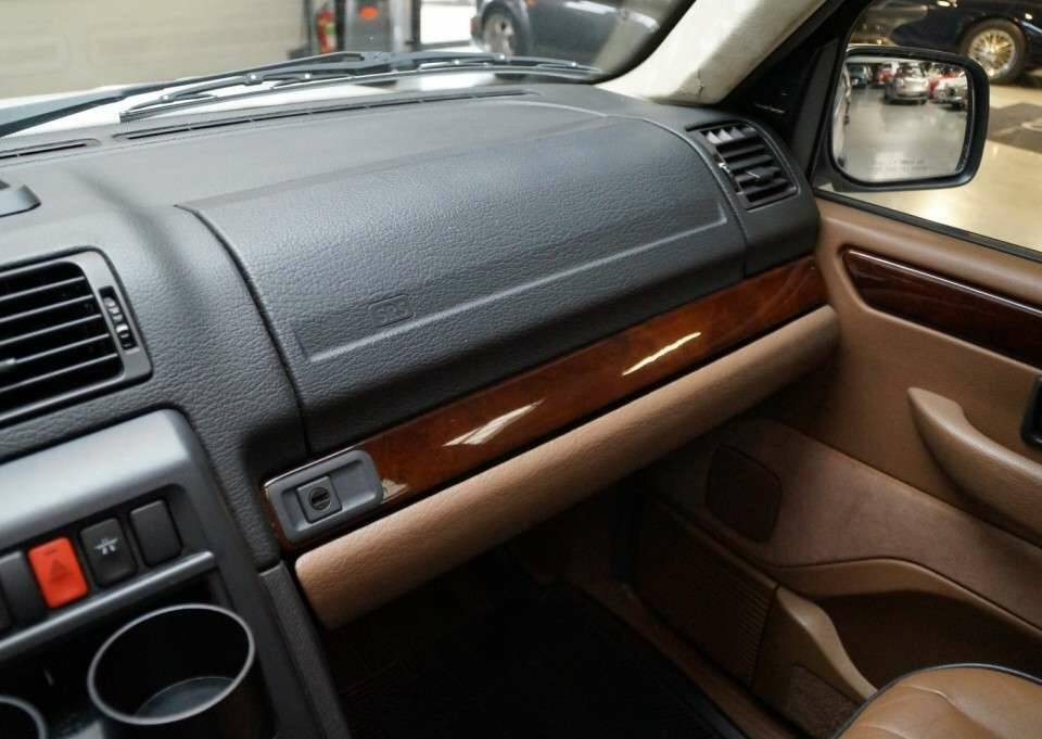 Bild 46/50 von Land Rover Range Rover 4.0 SE (1997)