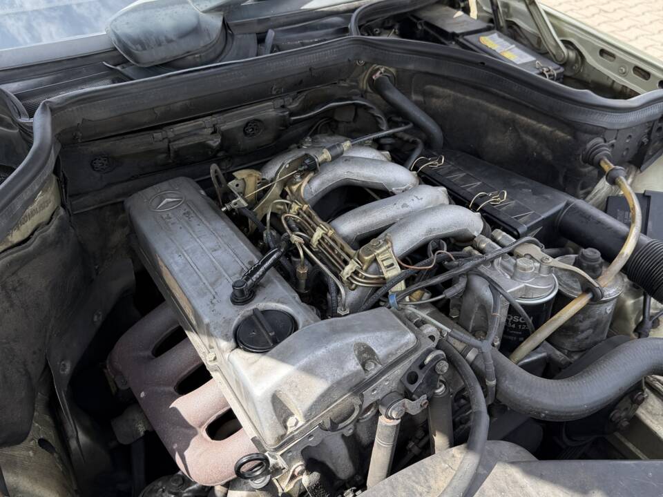 Bild 16/19 von Mercedes-Benz 200 D (1984)