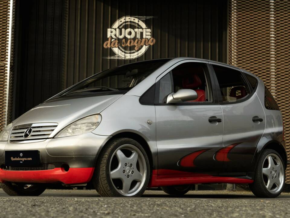 Image 1/41 of Mercedes-Benz A 160 "F1 Häkkinen Edition" (1999)