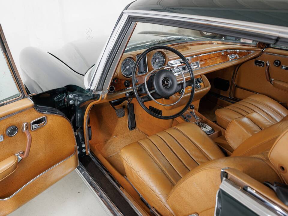 Image 7/32 of Mercedes-Benz 280 SE 3,5 (1971)