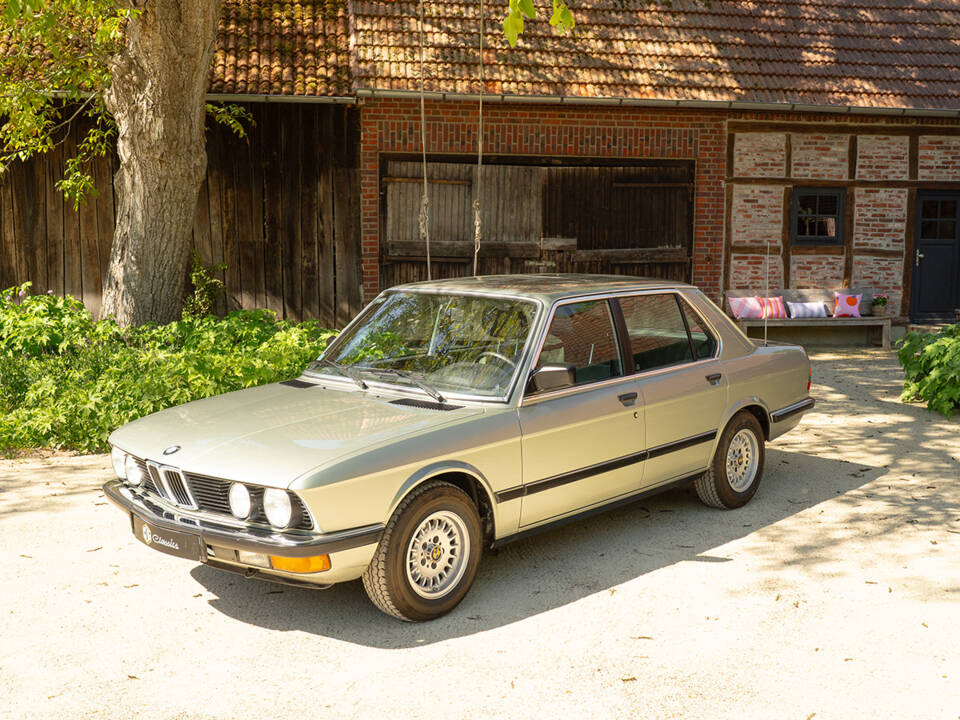Image 5/63 of BMW 528i (1984)