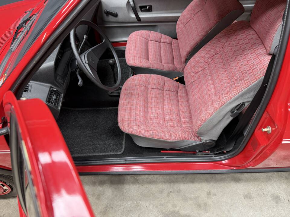 Bild 19/40 von Volkswagen Polo II Coupe 1.0 (1988)