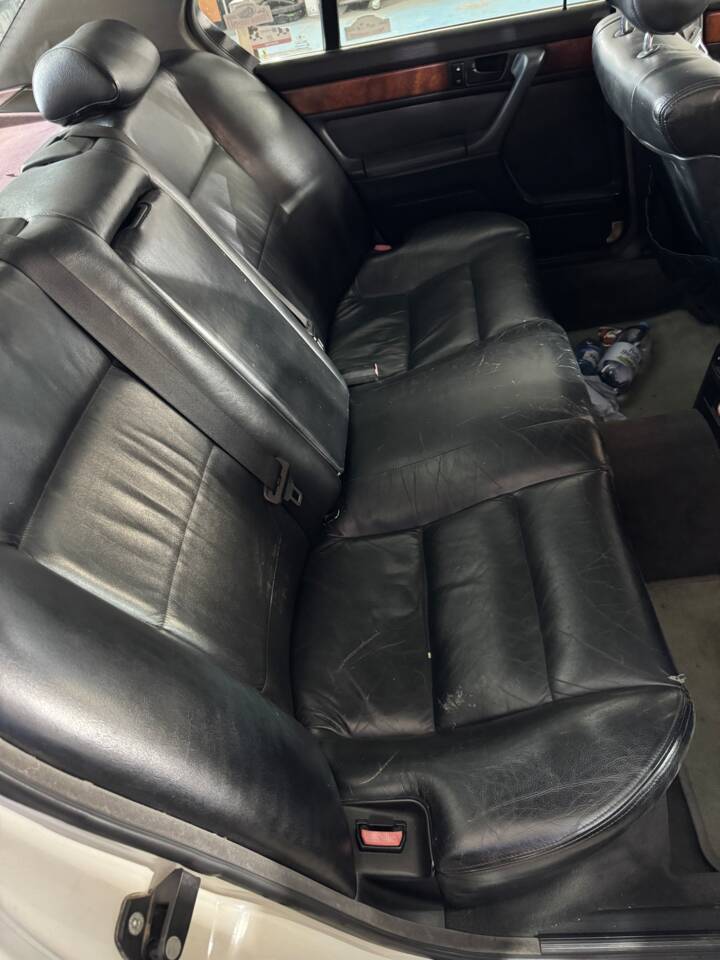 Image 21/37 of BMW 735i (1991)