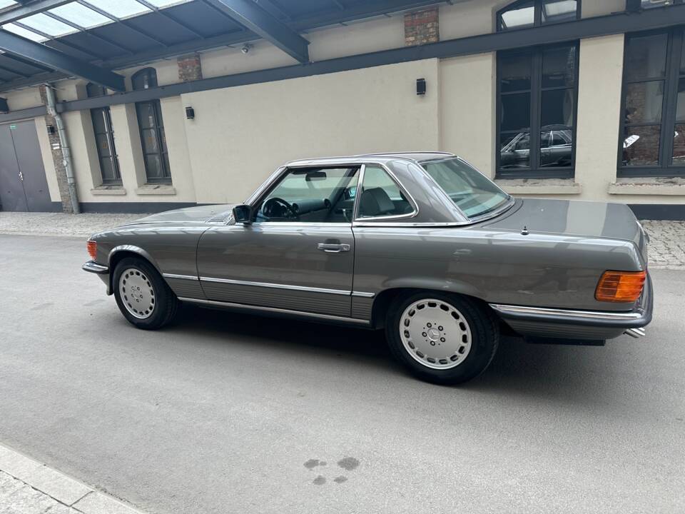 Afbeelding 11/40 van Mercedes-Benz 420 SL (1986)