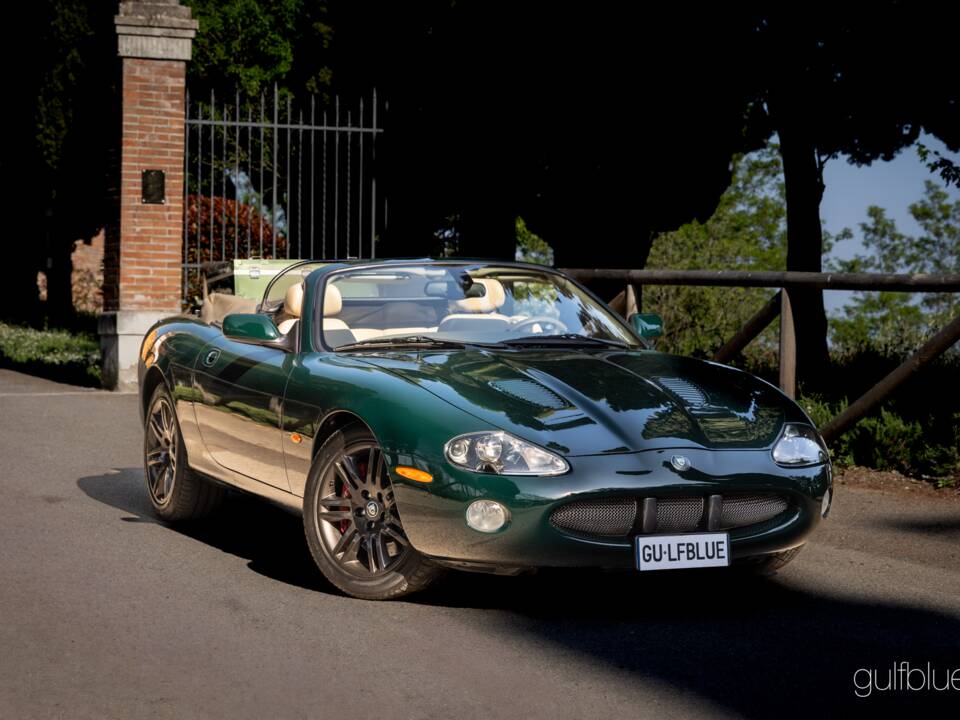 Image 15/70 of Jaguar XKR (2004)