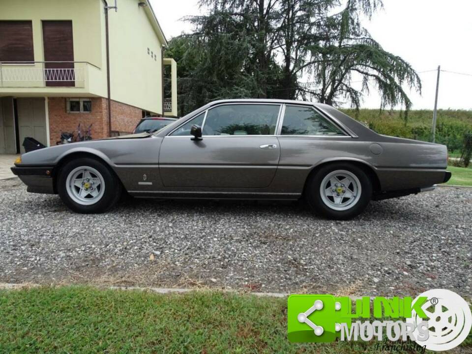 Image 8/10 of Ferrari 400 GT&#x2F;4 2+2 (1978)