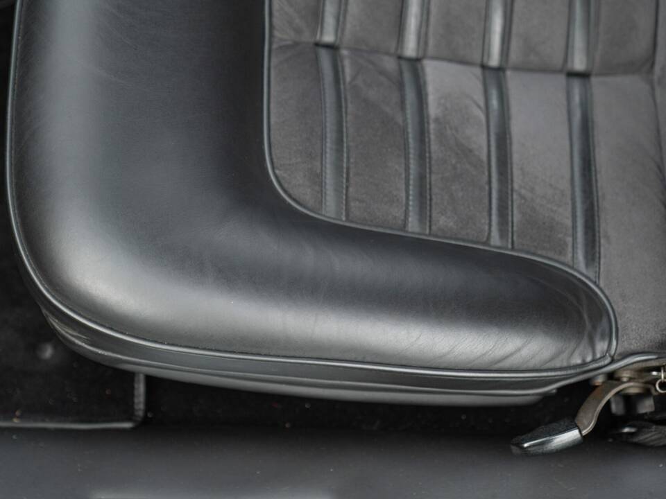 Image 39/50 of Ferrari 512 BBi (1982)