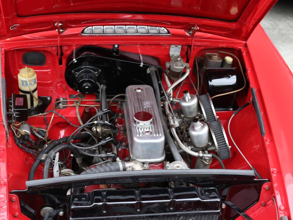 Image 46/49 of MG MGB (1966)