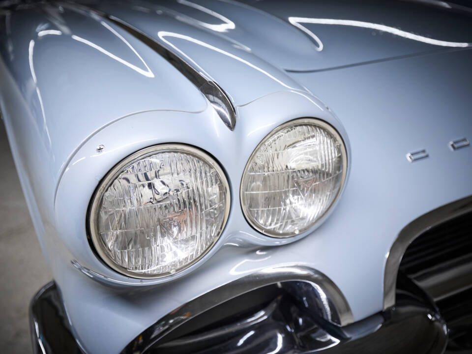 Image 19/78 of Chevrolet Corvette (1962)