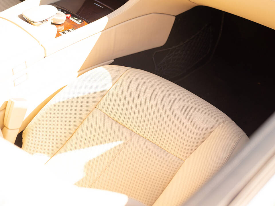 Image 31/67 of Mercedes-Benz CL 500 (2006)