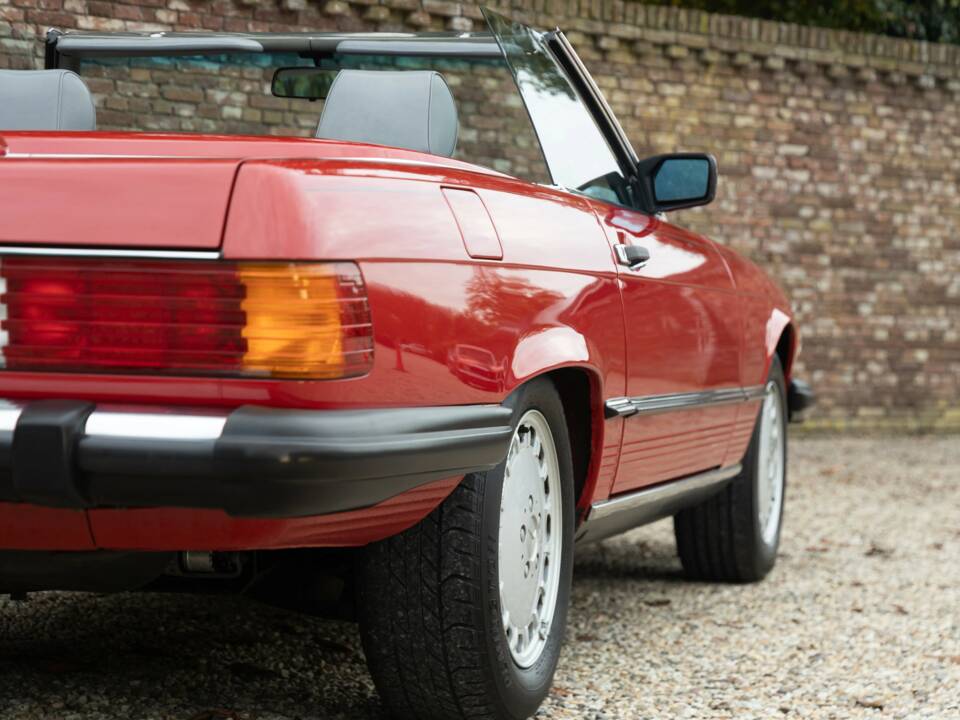 Imagen 22/50 de Mercedes-Benz 560 SL (1986)