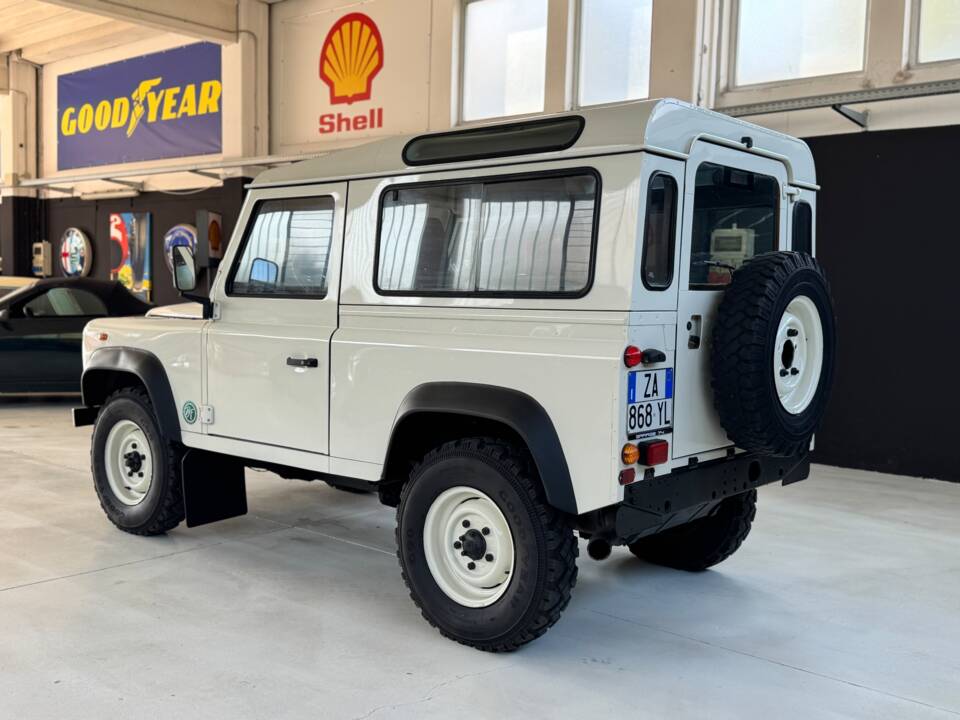 Bild 9/61 von Land Rover Defender 90 Td5 (2000)