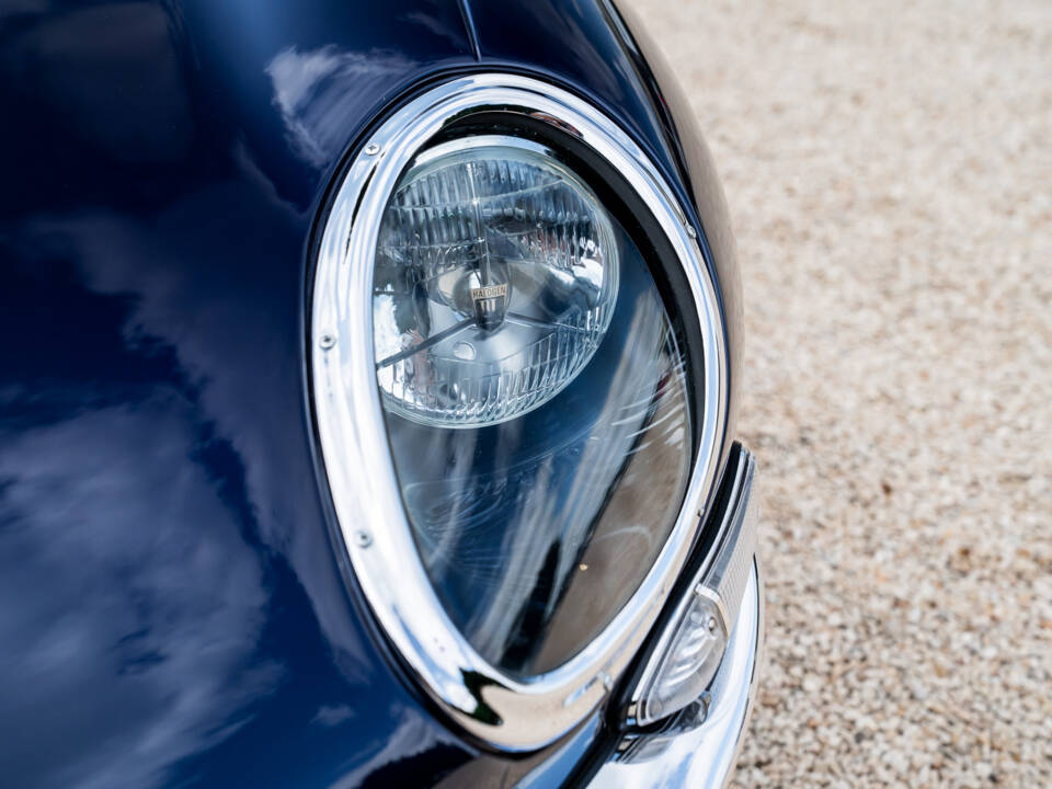 Image 21/39 of Jaguar E-Type &quot;Lightweight&quot; (1962)