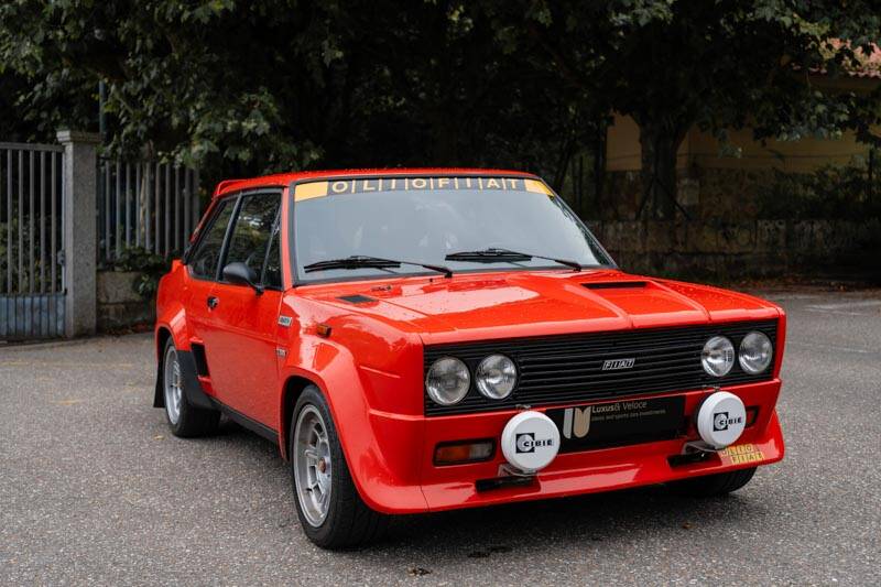 Image 2/72 de FIAT 131 Abarth Rally (1976)