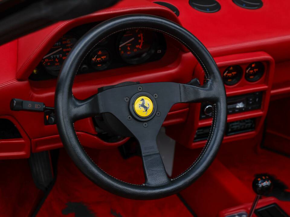 Immagine 29/50 di Ferrari 328 GTS (1986)
