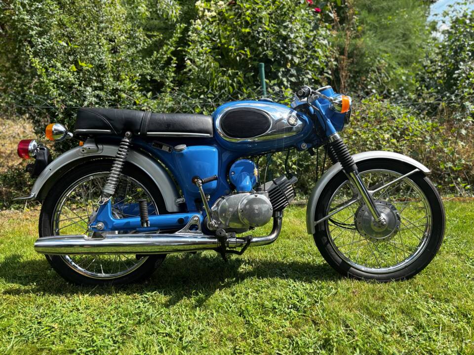 Immagine 2/15 di Suzuki A 100 (1972)