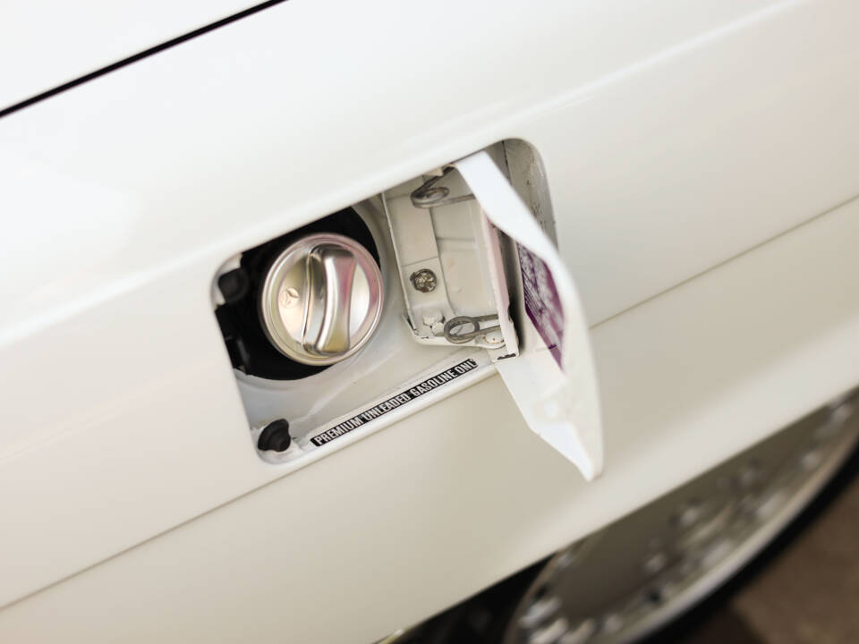 Image 75/85 of Mercedes-Benz 560 SL (1986)