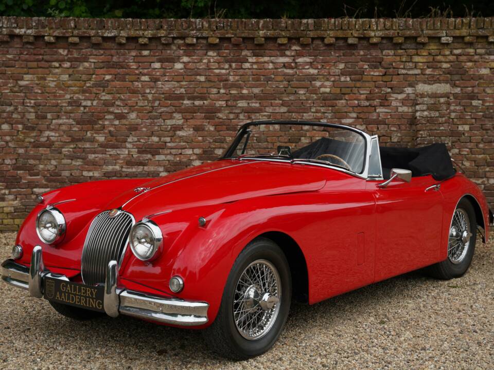 Image 7/50 of Jaguar XK 150 DHC (1960)