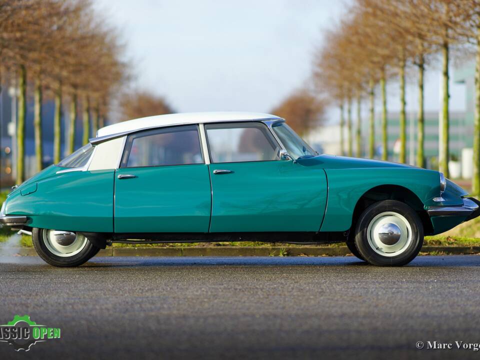 Image 30/41 of Citroën ID 19 (1964)