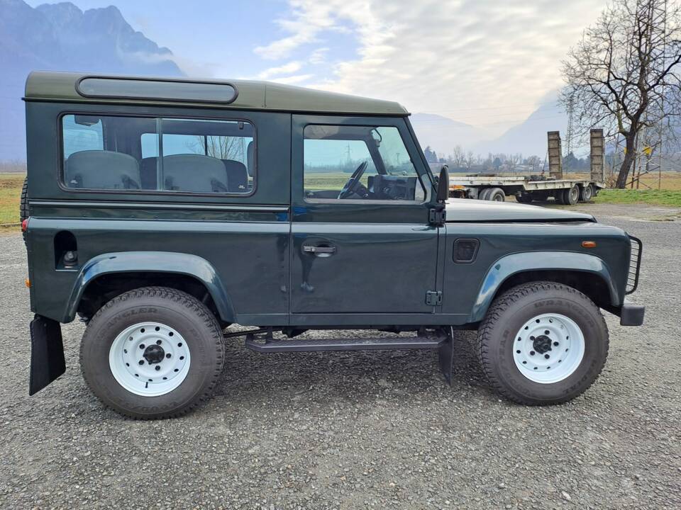 Immagine 8/83 di Land Rover Defender 90 Td5 (1999)