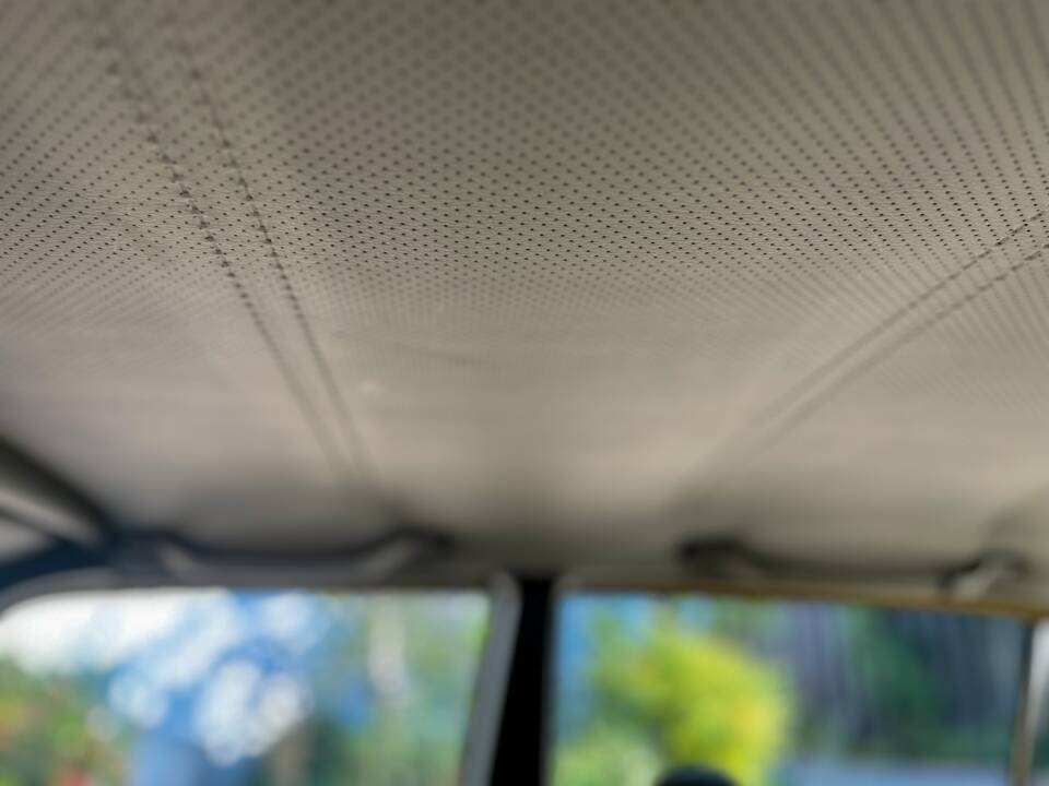 Image 80/139 of Mercedes-Benz 240 D (1978)