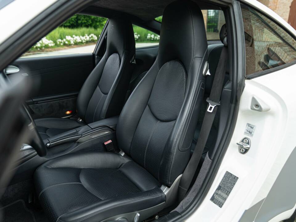 Image 26/50 of Porsche 911 Carrera (2009)