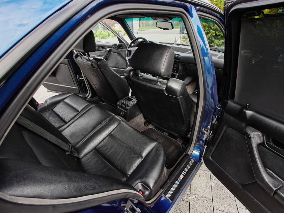Immagine 65/74 di BMW M5 (1992)