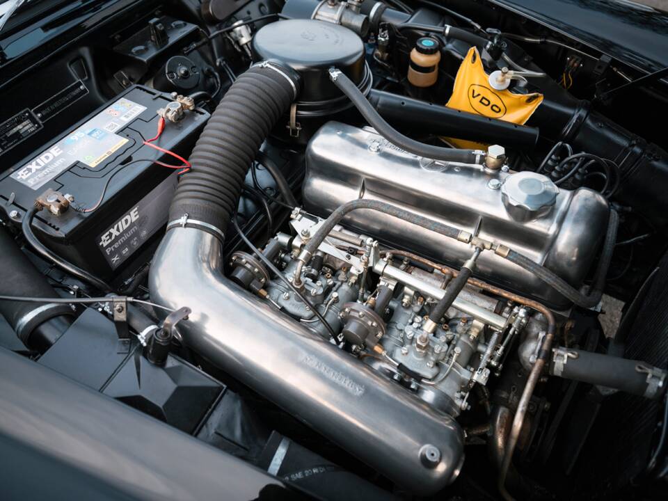 Image 2/22 of Mercedes-Benz 190 SL (1963)