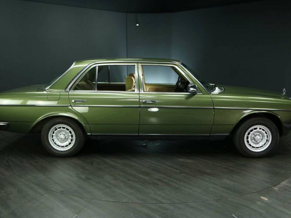 Bild 6/50 von Mercedes-Benz 300 D (1981)