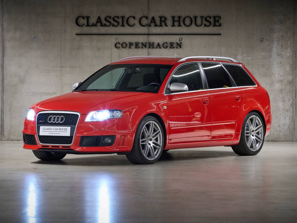 Image 4/95 of Audi RS4 Avant (2006)