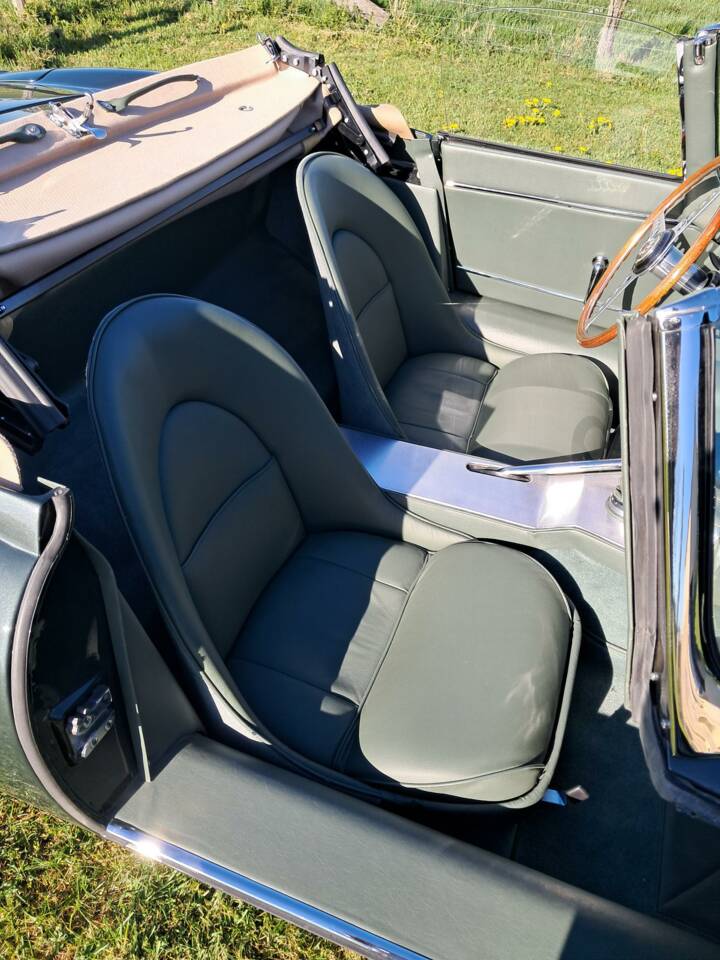 Image 9/74 of Jaguar E-Type 3.8 Flat Floor (1961)