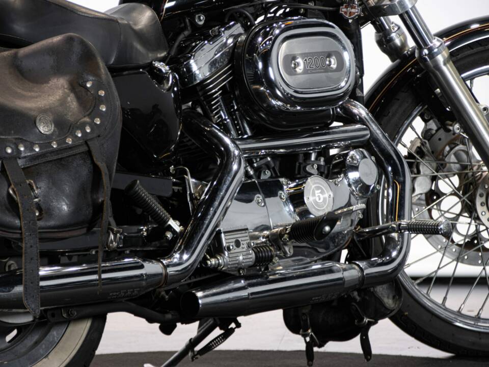 Imagen 32/50 de Harley-Davidson XL 1200 C Sportster Custom (1997)