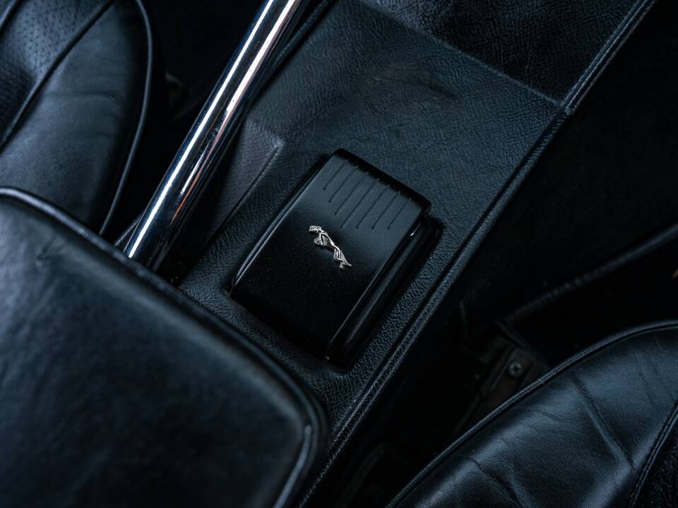 Bild 17/30 von Jaguar E-Type V12 (2+2) (1971)