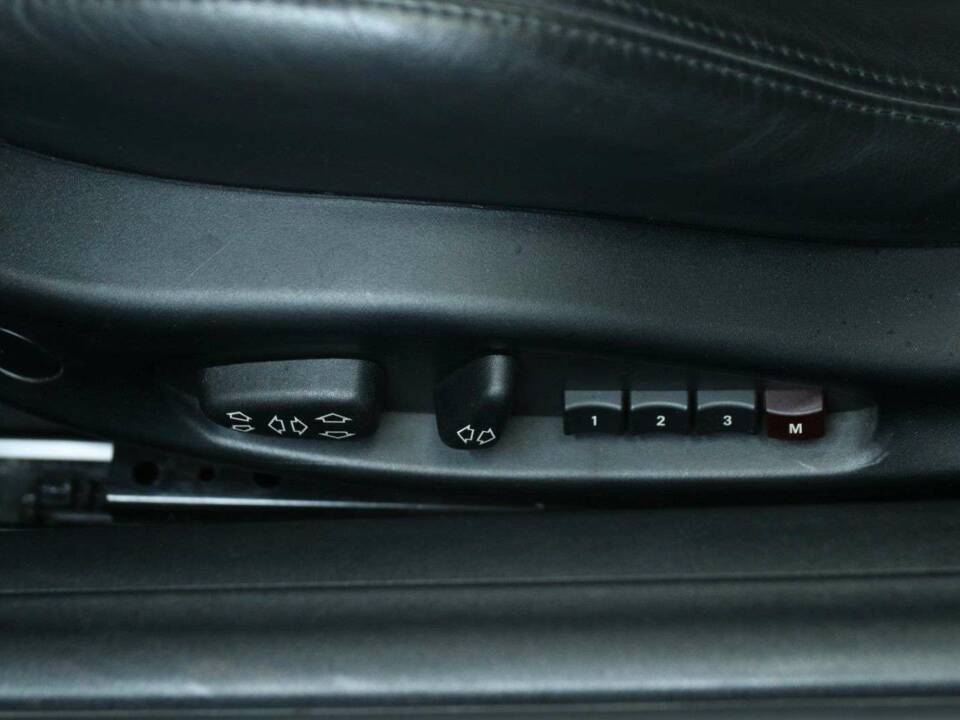 Image 13/50 of BMW Z4 M Roadster (2006)