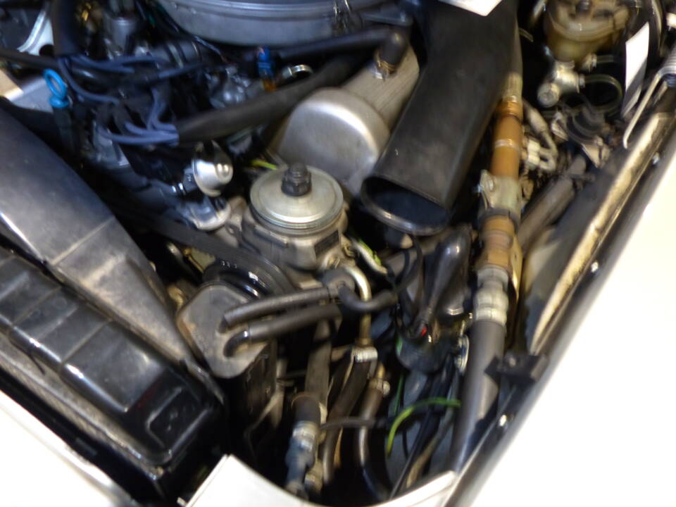 Image 66/68 of Mercedes-Benz 500 SL (1984)