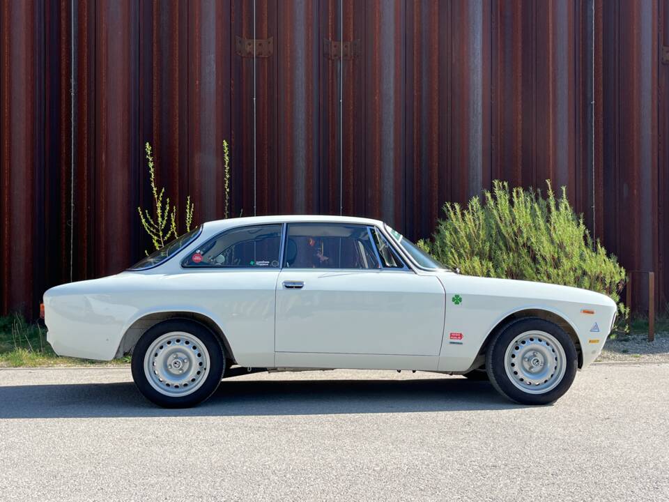 Image 2/87 of Alfa Romeo Giulia 1600 Sprint GT (1965)