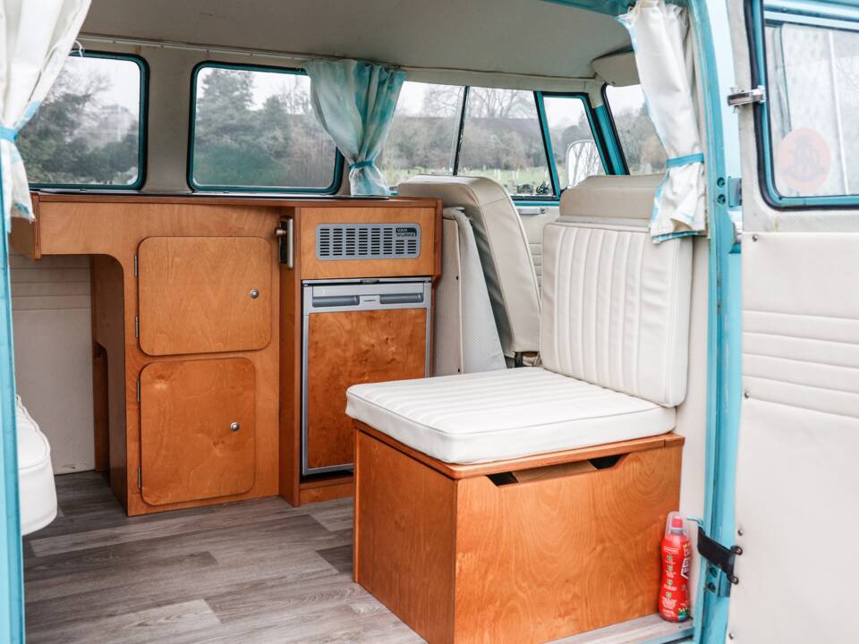 Image 30/40 of Volkswagen T2c Combi (1966)
