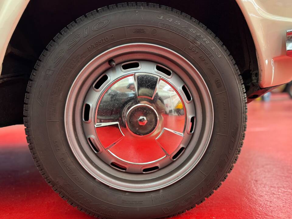 Image 19/19 of Renault R 6 GTL (1980)