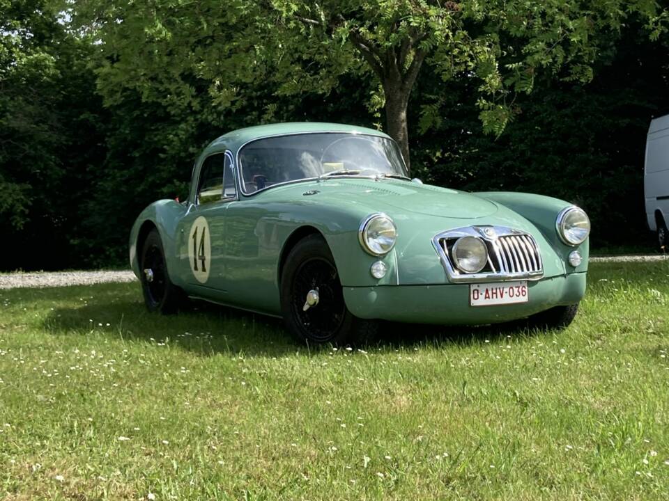 Image 1/5 de MG MGA Twin Cam (1960)