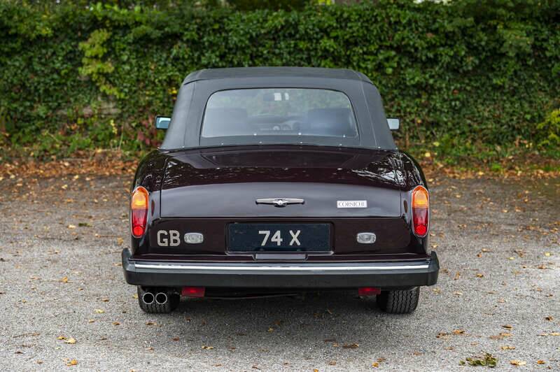 Image 7/37 of Bentley Corniche I (1978)