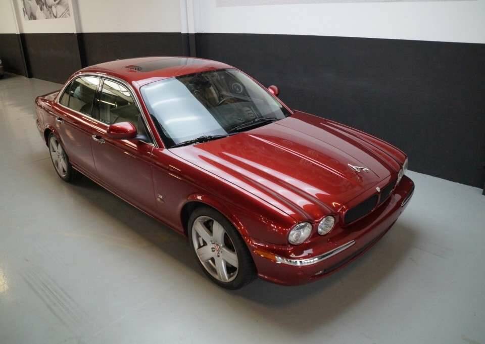 Imagen 22/50 de Jaguar XJR (2007)