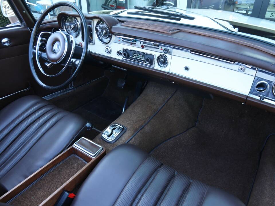 Image 8/50 of Mercedes-Benz 250 SL (1967)