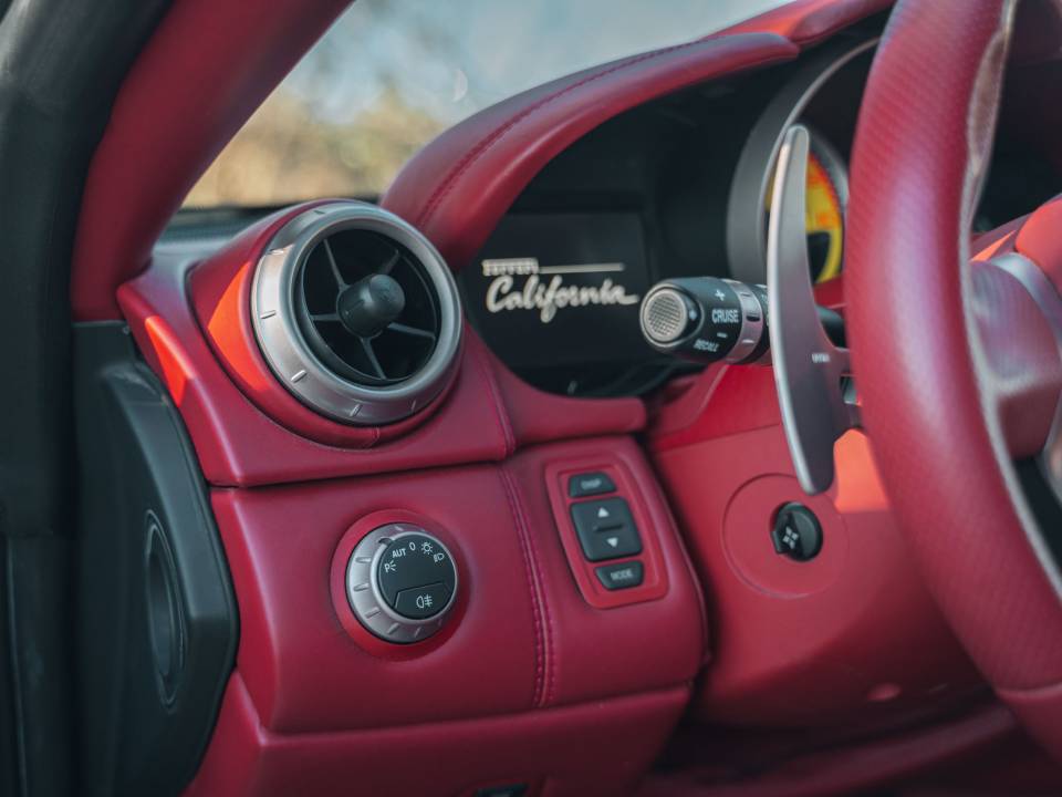 Immagine 46/69 di Ferrari California (2011)
