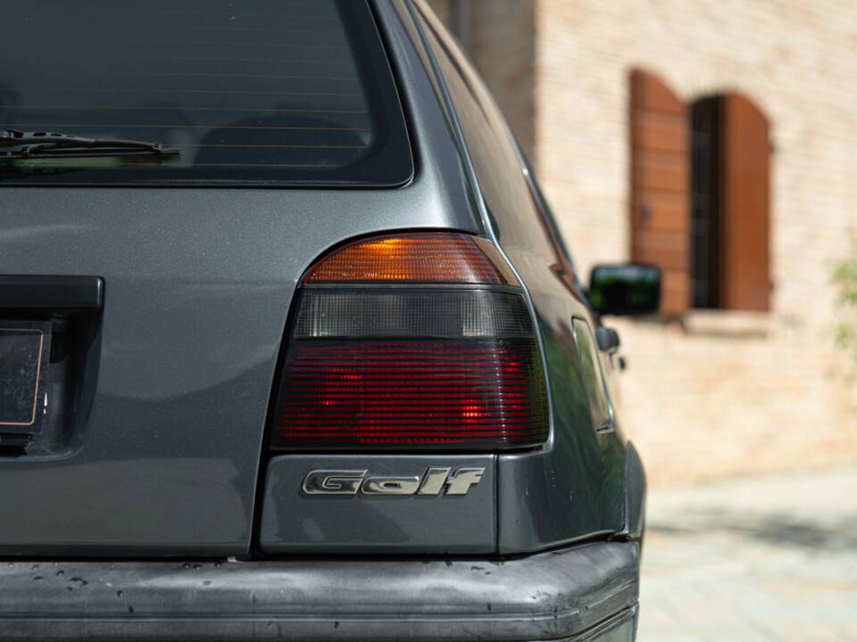 Obraz 14/37 pojazdu Volkswagen Golf III 1.6 (1997)