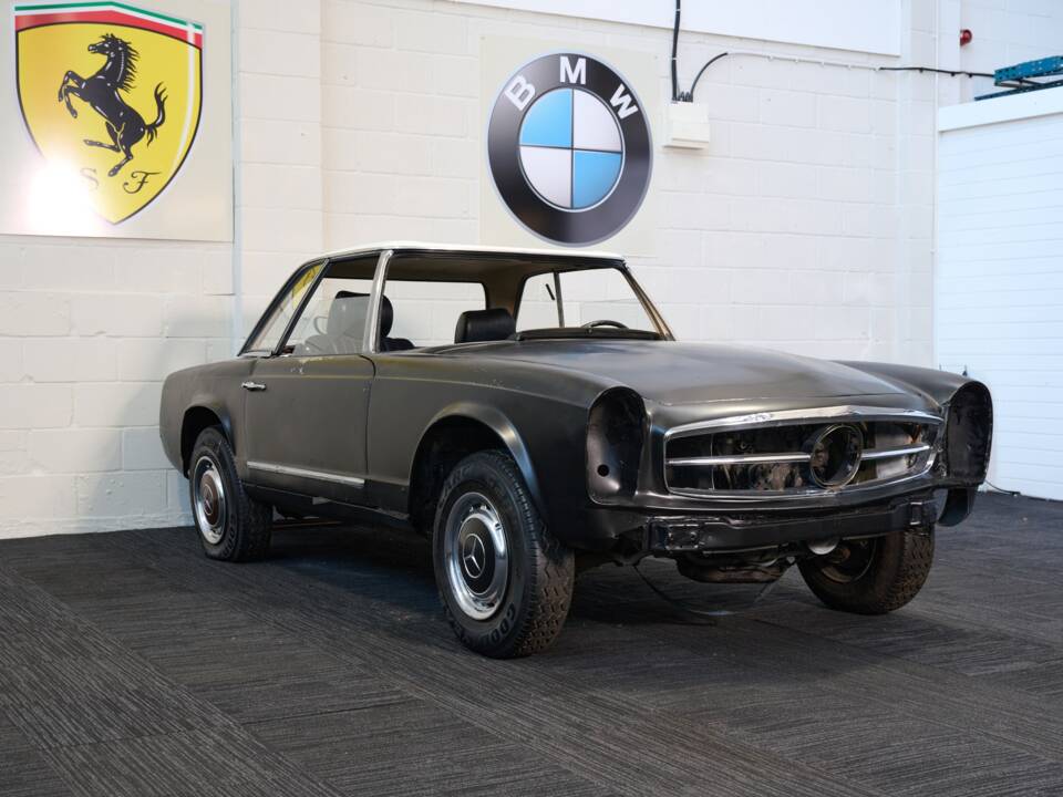 Image 13/47 de Mercedes-Benz 250 SL (1967)