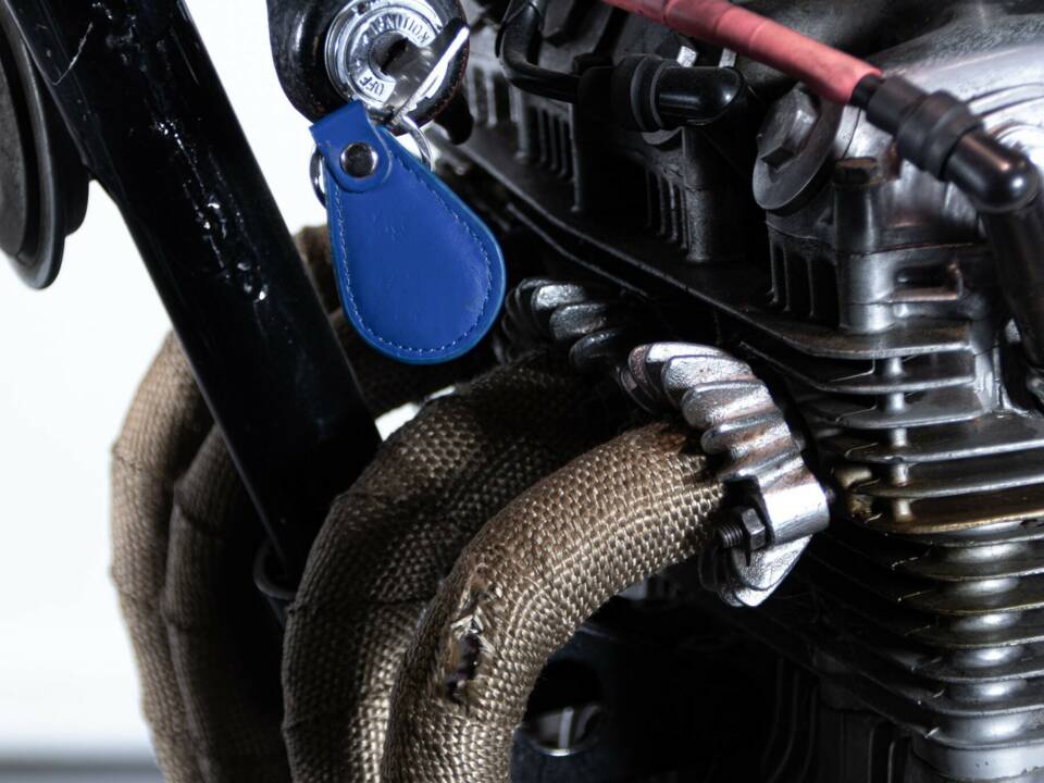 Immagine 50/50 di Honda CB 350 Four (1975)