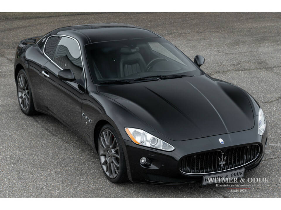 Image 6/42 of Maserati GranTurismo S (2011)