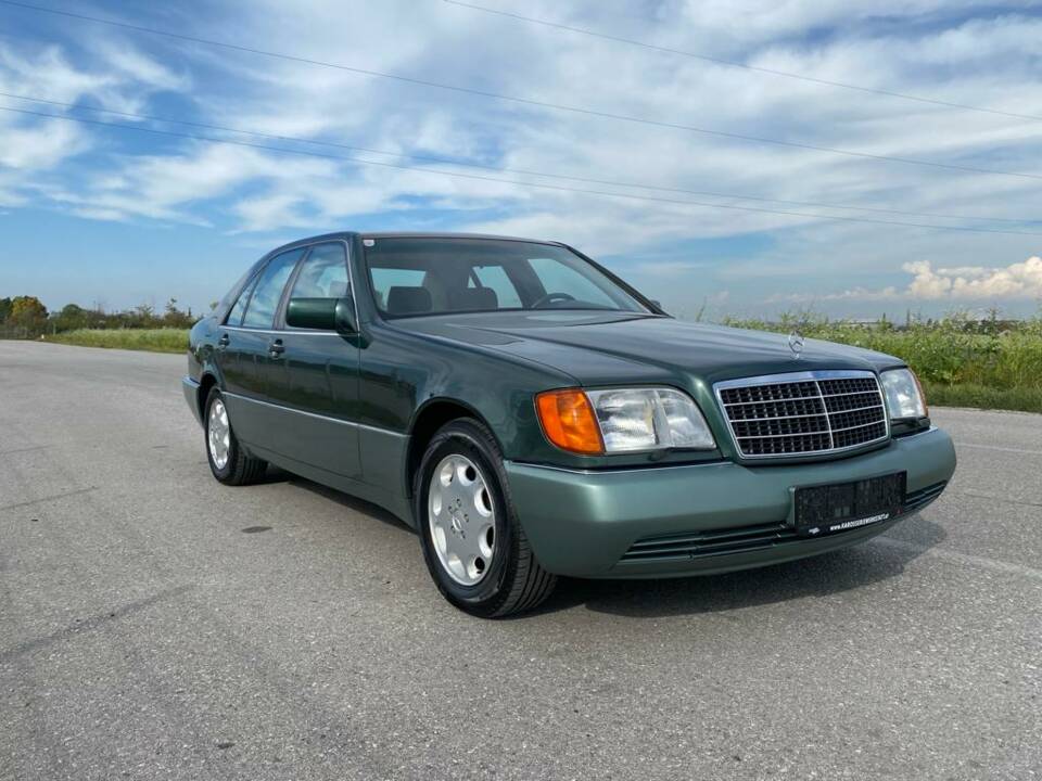 Imagen 12/22 de Mercedes-Benz 500 SE (1991)
