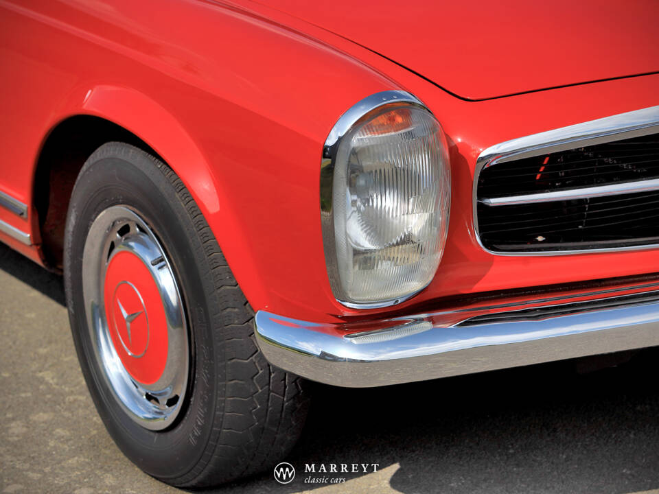 Image 29/70 of Mercedes-Benz 280 SL (1969)