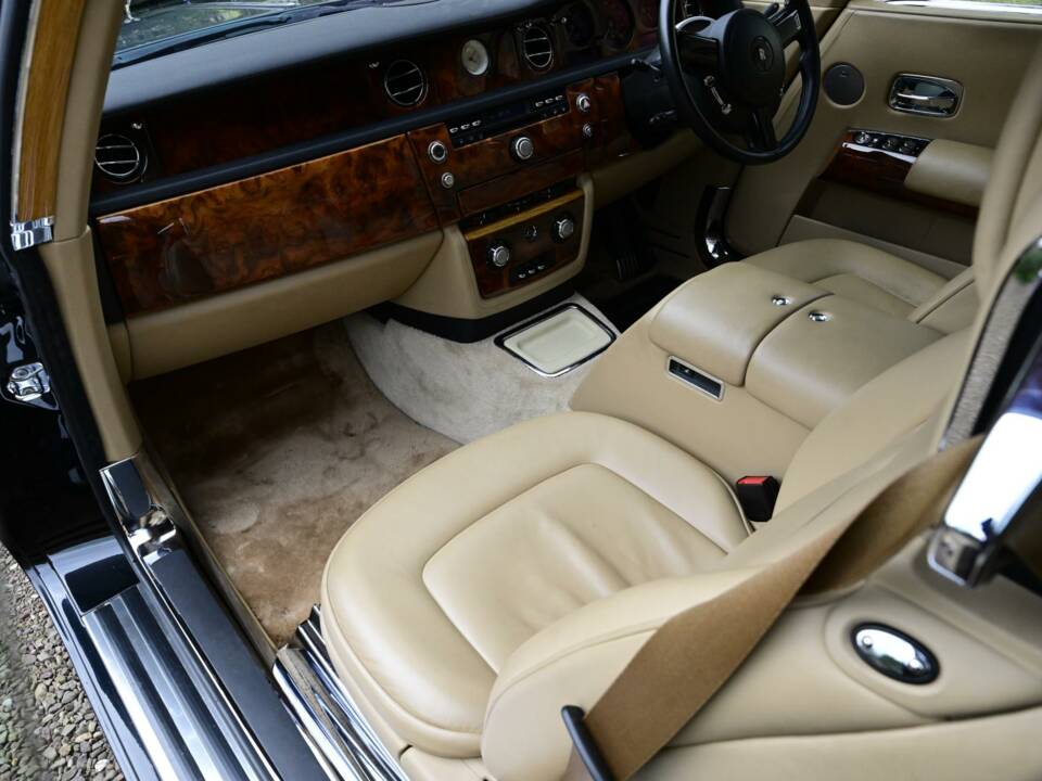 Immagine 30/50 di Rolls-Royce Phantom Coupé (2010)